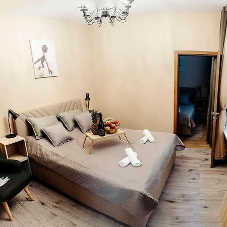 Riga Central Apartments - Skolas Str. Parking Nearby Eksteriør billede